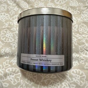 Bath and Body Works White Barn Sweet Whiskey 3 Wick Candle